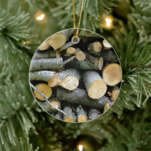 Ornamento De Cerâmica Pilha da lenha empilhada do corte