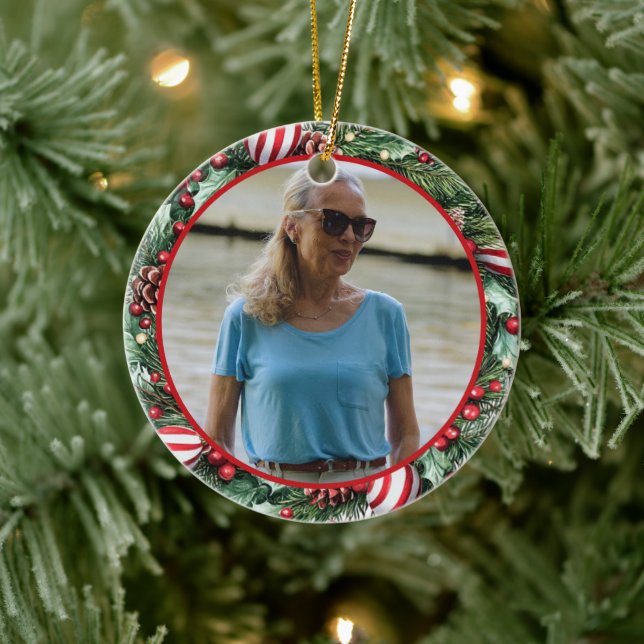 Ornamento De Cerâmica Pinecone and Peppermint Wreath ANY Photo (Árvore)