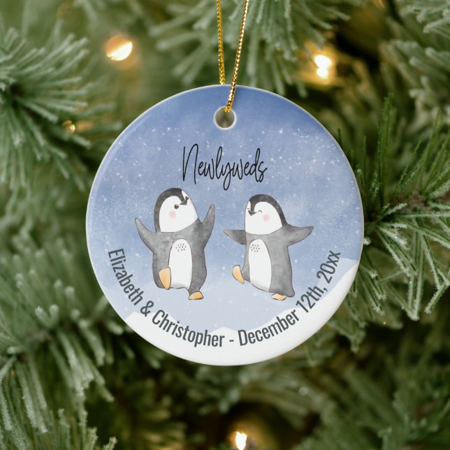 Ornamento De Cerâmica Pinguins de inverno bonitos monogramados em recém- (Árvore)