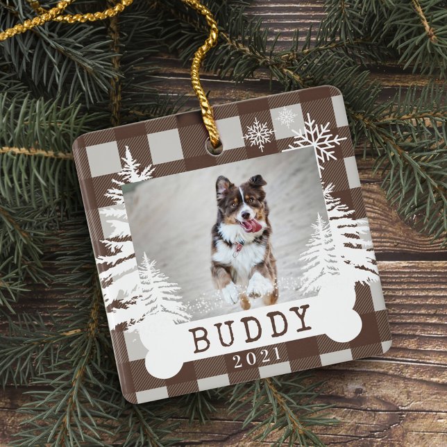 Ornamento De Cerâmica Pinheiros Russos Xadrezes Castanhos Cachorros Cães (Brown Plaid Rustic Pine Trees Dog Bone Pet Photo Ceramic Ornament)