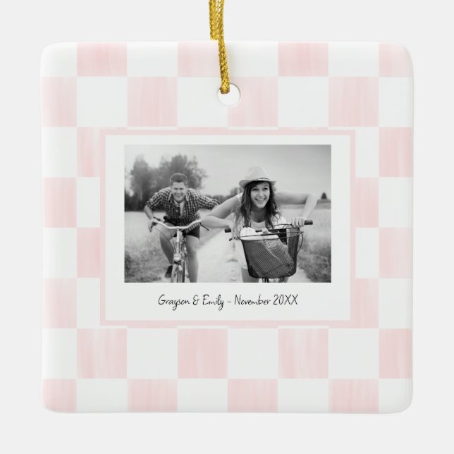 Ornamento De Cerâmica Pink Checkerboard Personalized Photo (Frente)