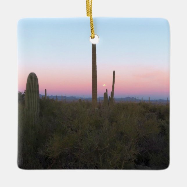 Ornamento De Cerâmica Pink Moon over Saguaro at Sunrise (Frente)