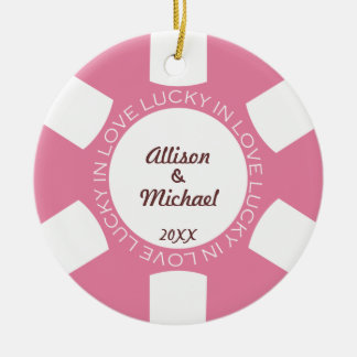 Ornamento De Cerâmica Pink poker chip de sorte em casal de amor vegas