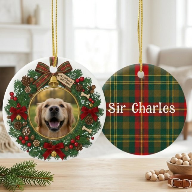 Ornamento De Cerâmica Plaid Christmas Wreath Festive Graphic (Pet photo christmas photo ornament)