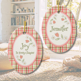 Ornamento De Cerâmica Plaid Rosa "Alegria em Cada Capítulo" Personalizad