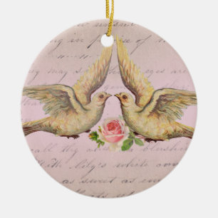 Ornamento De Cerâmica Pombas românticas na colagem do vintage do amor