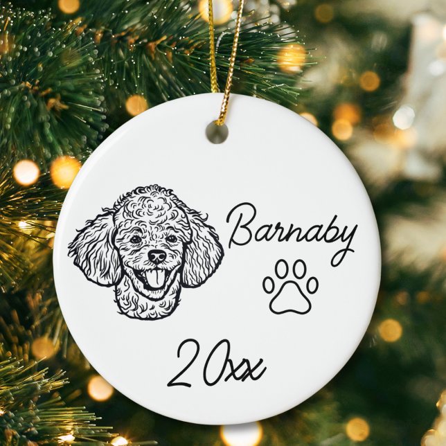 Ornamento De Cerâmica Poodle Dog Nome Personalizado e Arte de Linha de A (Black Poodle Dog Custom Name and Year Ornament with Paw Print. Black and White Line Art Modern)