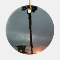 Por do sol do perto do oceano