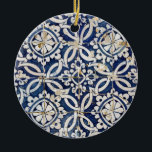 Ornamento De Cerâmica Português Azulejo do vintage<br><div class="desc">Este produto tem uma foto de alguns azulejos de Azulejo do português do vintage. A foto foi disparada em ilhas de Açores,  Portugal.</div>