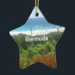 Ornamento De Cerâmica Praia da Baía de Ferradura, Bermudas<br><div class="desc">Lave a grama verde com flores laranja vibrantes com Horsfere Bay Beach,  Bermudas,  como a gota principal. Paróquia de Southampton Bermuda. celeste@khoncepts.com</div>