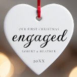 Ornamento De Cerâmica Presente De Noivado Personalizado Envolvido Para O<br><div class="desc">Comemore seu noivado com nosso presente de Noivado personalizado para o ornamento cerâmico de Natal. Esta elegante, mínima e limpa design em preto e branco clássico é a adição perfeita aos seus ornamentos de árvores de Natal, capturando a essência de um Natal simples e minimalista. Personalizado com seus nomes e...</div>