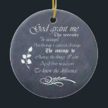Ornamento De Cerâmica Presentes personalizados de quadro de reoração de<br><div class="desc">Adicione sua saudação pessoal ao contrário. A maravilhosa Oração da Serenidade lê: Deus me conceda a serenidade para aceitar as coisas que não posso mudar, a coragem para mudar as coisas que posso e a sabedoria para saber a diferença. Ele é escrito em fontes e texto no estilo quadro-pessoal autêntico....</div>