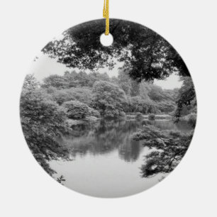 Ornamento De Cerâmica Preto e branco, legal, natureza única e lago