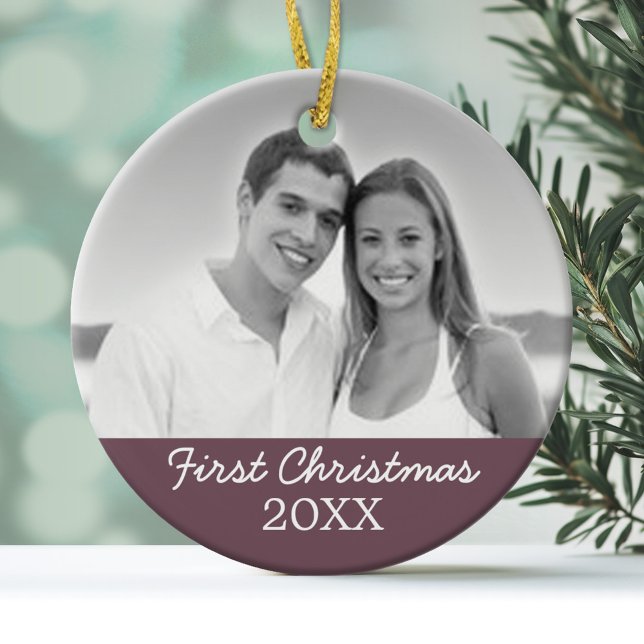 Ornamento De Cerâmica Primeira Foto de Natal - Lado do Solteiro (Personalized Wedding Photo Ornament - First Christmas)