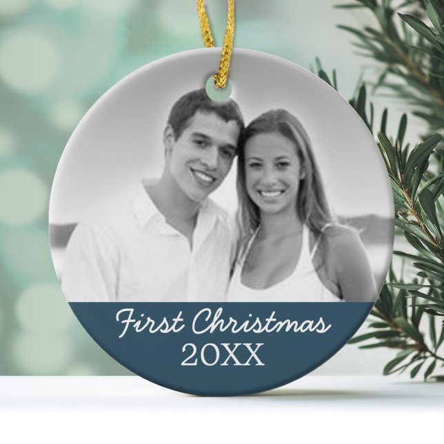 Ornamento De Cerâmica Primeira Foto de Natal - Lado do Solteiro (Personalized Wedding Photo Ornament)