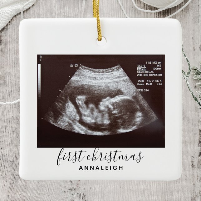 Ornamento De Cerâmica Primeira Gravidez de Natal Personalizada em Foto U (First Christmas Baby Sonogram Custom Square Ceramic Ornament)