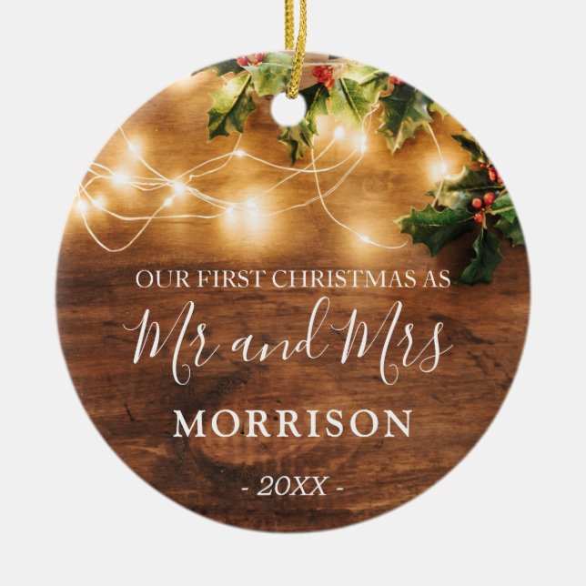 Ornamento De Cerâmica Primeiro Natal casado com madeira rústica e luzes (Frente)