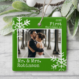 Ornamento De Cerâmica Primeiro Natal Casado Foto Verde