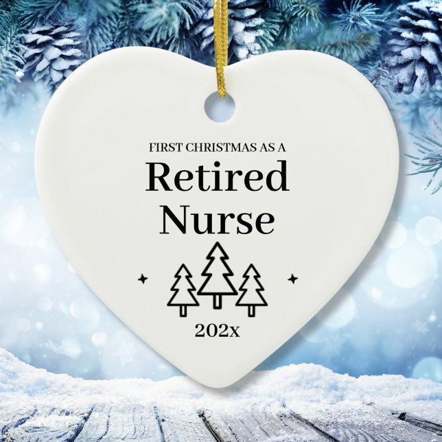 Ornamento De Cerâmica Primeiro Natal Como Enfermeira Aposentada (First Christmas As Retired Nurse Heart Ceramic Ornament
)