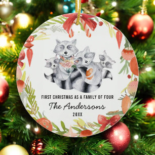 Ornamento De Cerâmica Primeiro Natal Como Família de Quatro Raccoon