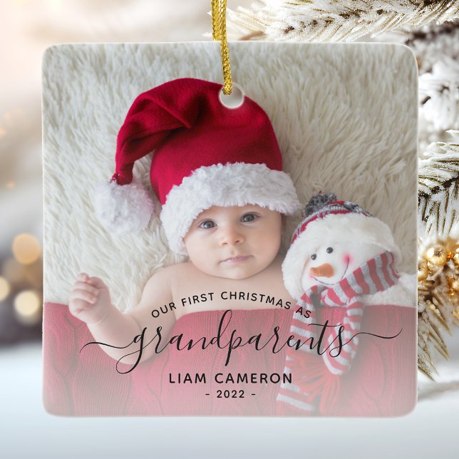Ornamento De Cerâmica Primeiro Natal dos Avós Foto Script Preto (Criador carregado)