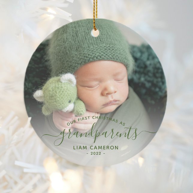 Ornamento De Cerâmica Primeiro Natal dos Avós Foto Script Verde (Criador carregado)