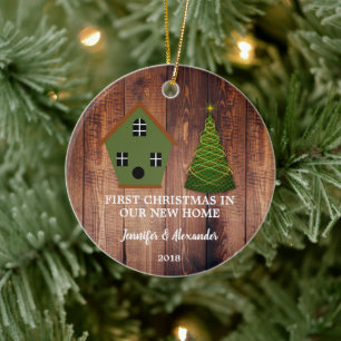 Ornamento De Cerâmica Primeiro Natal em nosso birdhouse de madeira Home