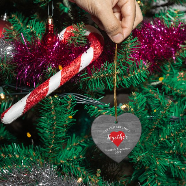 Ornamento De Cerâmica Primeiro Natal Juntos Madeira Rústica (Criador carregado)