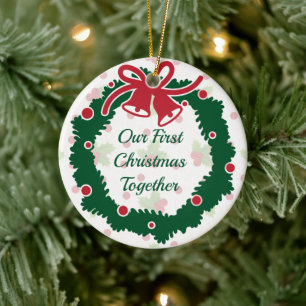Ornamento De Cerâmica Primeiro Natal Juntos Terra e Holly
