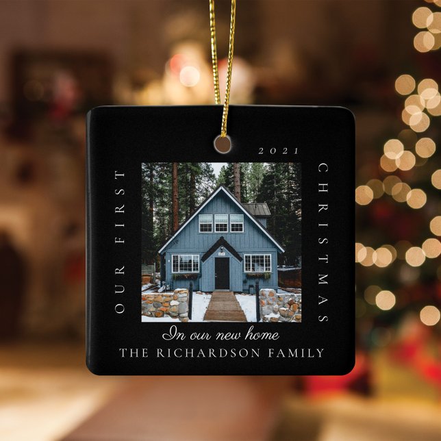 Ornamento De Cerâmica Primeiro Natal Mínimo Em Nossa Nova Foto Home 2 (Minimal First Christmas In Our New Home 2 Photo Ceramic Ornament)