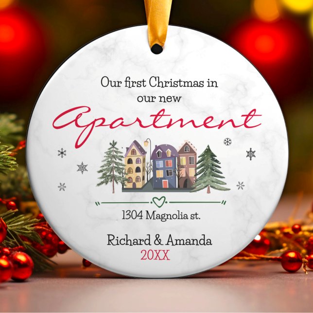 Ornamento De Cerâmica Primeiro Natal no nosso novo apartamento (Criador carregado)