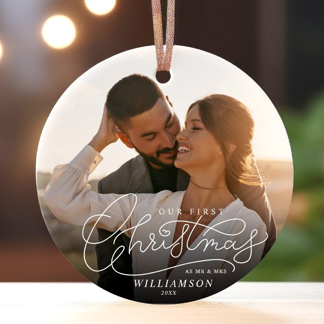 Ornamento De Cerâmica Primeiro Natal, Sr. e Sra. Newlyweds Foto de Casam (Celebrate newlywed bliss with your custom touch on this elegant modern hand lettered script design! )