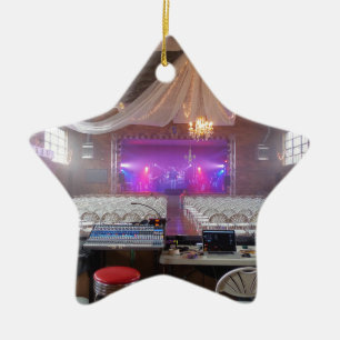 Ornamento De Cerâmica Pronto para um concerto