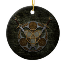 Protetor e espadas celtas