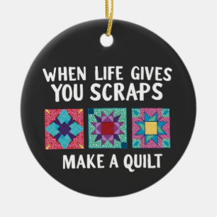 Ornamento De Cerâmica Quando a vida te dá restos fazem um tricô de colch