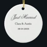 Ornamento De Cerâmica Recém-casados adicionar nome do casal data ano cas<br><div class="desc">desenho</div>