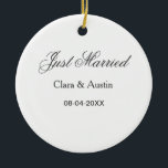 Ornamento De Cerâmica Recém-casados adicionar nome do casal data ano cas<br><div class="desc">desenho</div>