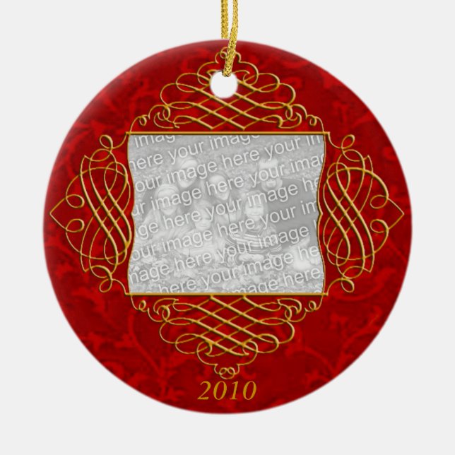 Ornamento De Cerâmica Red Filigree Family Photo Ornament (Frente)