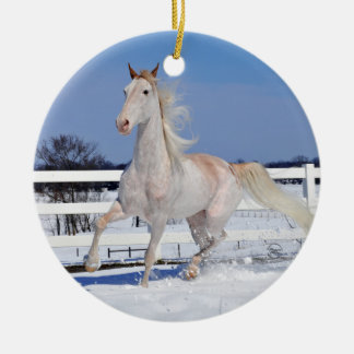 Ornamento De Cerâmica Red Roan em neve