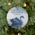 Ornamento De Cerâmica Reflexões do Lago | Padrinho de casamento de Cisne<br><div class="desc">Obrigado a sua festa noiva por te ajudar no seu grande dia de estilo! O tema do presente do cisne do lago, pintado à mão, foi mudado, escuro e moody, em azul macio e poeirento, com um cisne gracioso e enfumaçado de nevoeiro matinal. Da coleção "Reflexões", este design de aquarela...</div>
