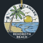 Ornamento De Cerâmica Rehoboth Beach Delaware Vintage<br><div class="desc">Rehoboth Beach desenhou uma ilustração com montanhas e ondas oceânicas ao fundo. Perfeito para quem ama visitar Rehoboth Beach.</div>