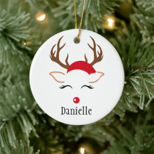 Ornamento De Cerâmica Rena de Natal feminina com nariz vermelho e chapéu
