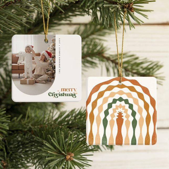 Ornamento De Cerâmica Retro Christmas Family Photo Portrait Holiday (Criador carregado)