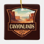 Ornamento De Cerâmica Retro de Ilustração do Parque Nacional Canyonlands<br><div class="desc">Design de arte vetorial de Canyonlands. O parque é conhecido por sua dramática paisagem desértica esculpida pelo Rio Colorado. A ilha no Céu é uma mesa imensa,  plana,  com uma visão panorâmica.</div>