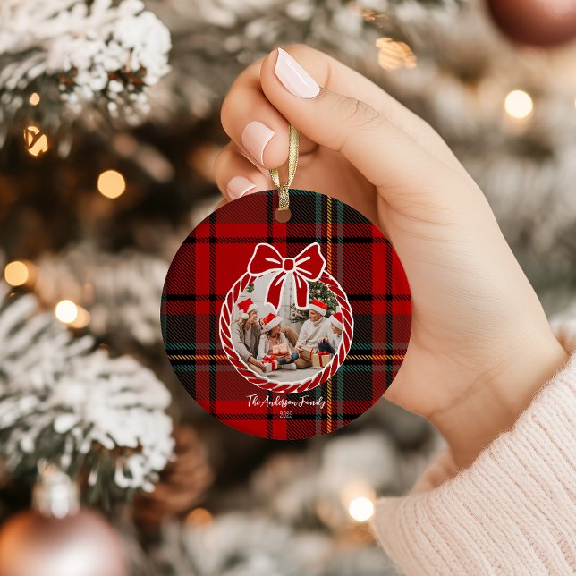 Ornamento De Cerâmica Retro Red Plaid Whimsical Christmas  (Criador carregado)