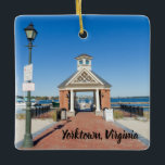 Ornamento De Cerâmica Riverwalk Landing em Yorktown Virginia<br><div class="desc">Riverwalk Landing em Yorktown Virginia</div>