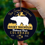 Ornamento De Cerâmica Rocky Mountain National Park Vintage Souvenirs<br><div class="desc">Rocky Mountain National Park Colorado. Este design retro faz um presente excelente para fãs da Montanha Rocky. O design de colheita retrô é um presente perfeito para amantes de esqui nas montanhas do Colorado.</div>