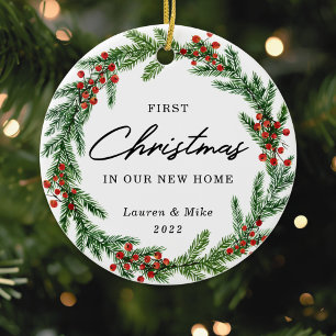 Ornamento De Cerâmica Rustic Berry Wreath Primeiro Natal em Nova Casa