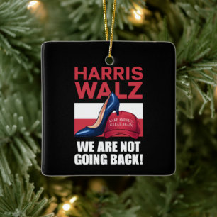 Ornamento De Cerâmica Salto de Kamala Harris Pisando no Chapéu Vermelho