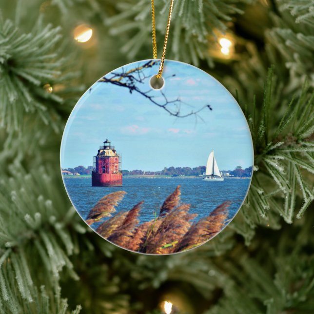 Ornamento De Cerâmica Sandy Point Shoal Lighthouse Ornament (Árvore)